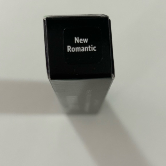 NWT Bobbi Brown Crushed Oil-Infused Lip Gloss in New Romantic Sealed Box - Picture 4 of 7